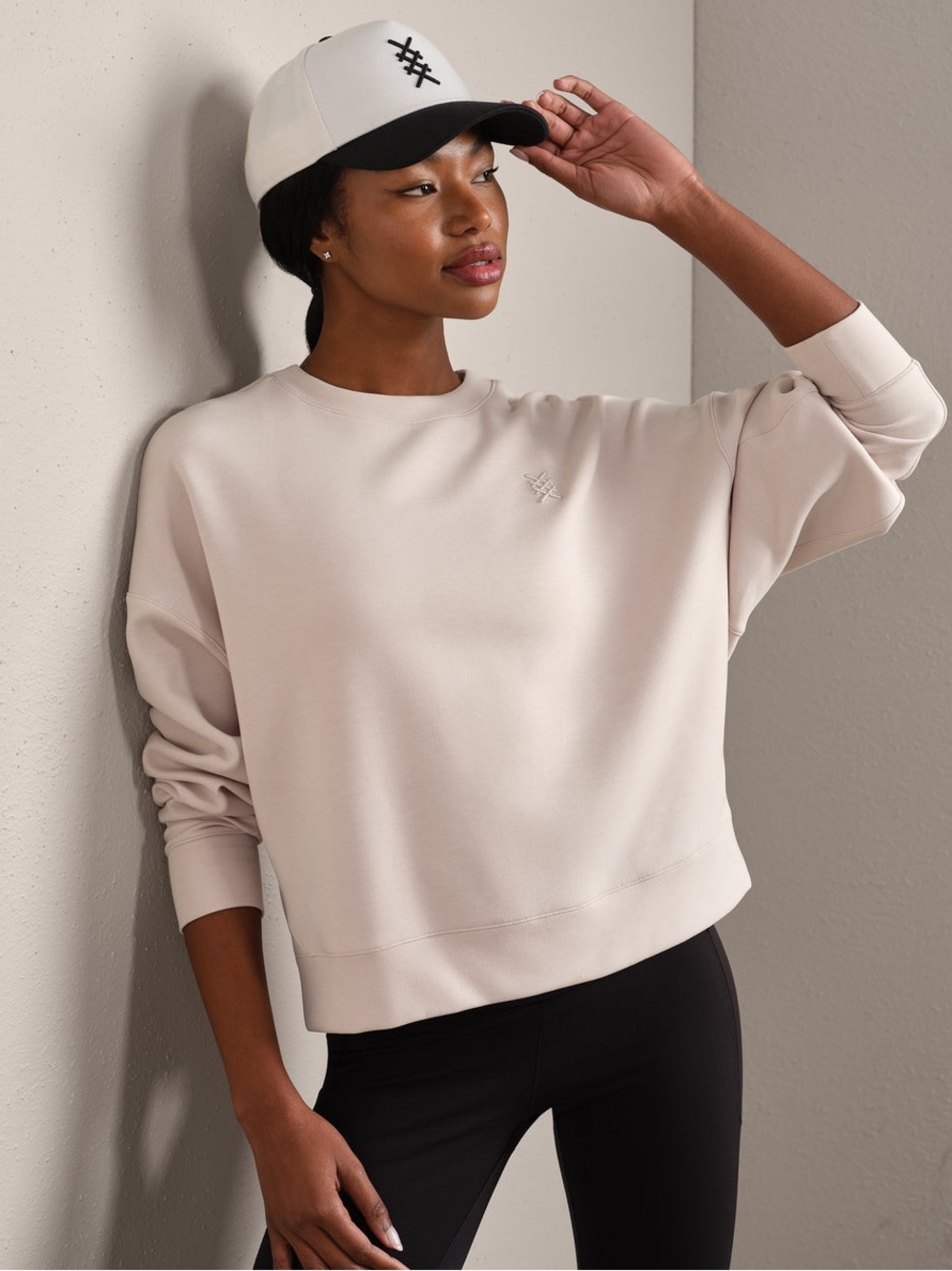 Rhone Dream Glow Crew Neck Pullover Sweatshirt Size Medium Sand Cream Relaxed